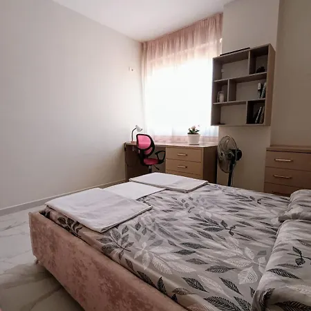 Boulevard Apartment