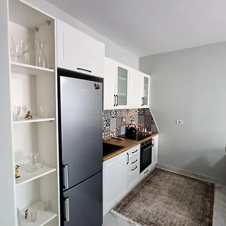Boulevard Apartment *